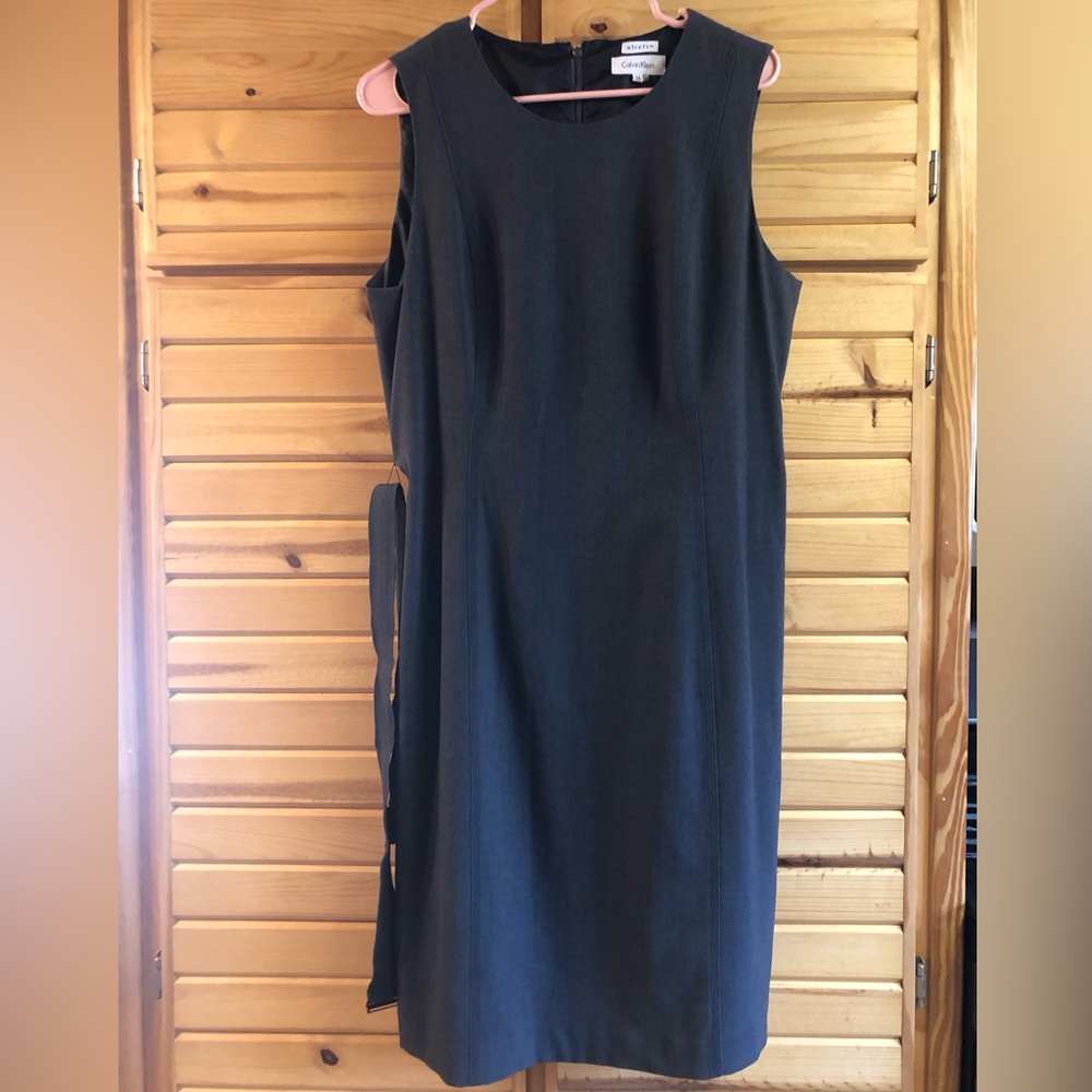 Elegant Calvin Klein Sleeveless Sheath Dress With Belt, Size 14 in Dark Gray